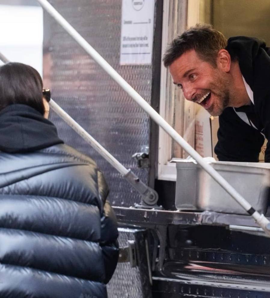 Fast-food de la bucătar: Bradley Cooper a deschis un restaurant în New York