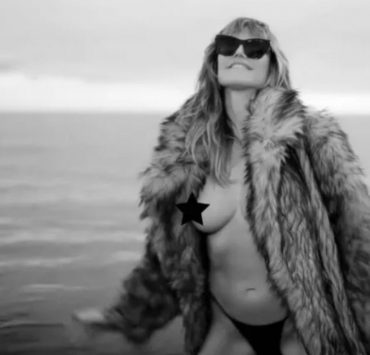 Heidi Klum a prezentat in mod erotic un single împreună cu Tiesto