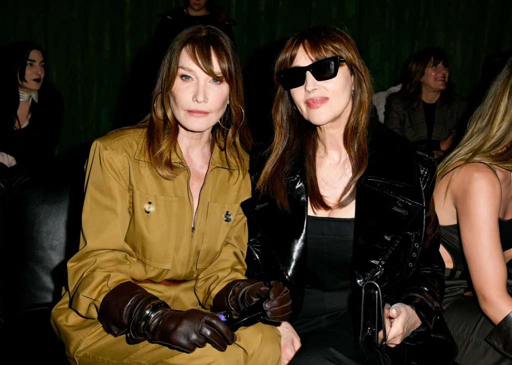 Monica Bellucci, Zoe Kravitz și Kate Moss: vedete invitate la show-ul Saint Laurent FW&#8217;24