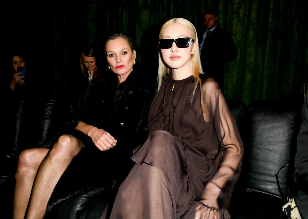 Monica Bellucci, Zoe Kravitz și Kate Moss: vedete invitate la show-ul Saint Laurent FW&#8217;24