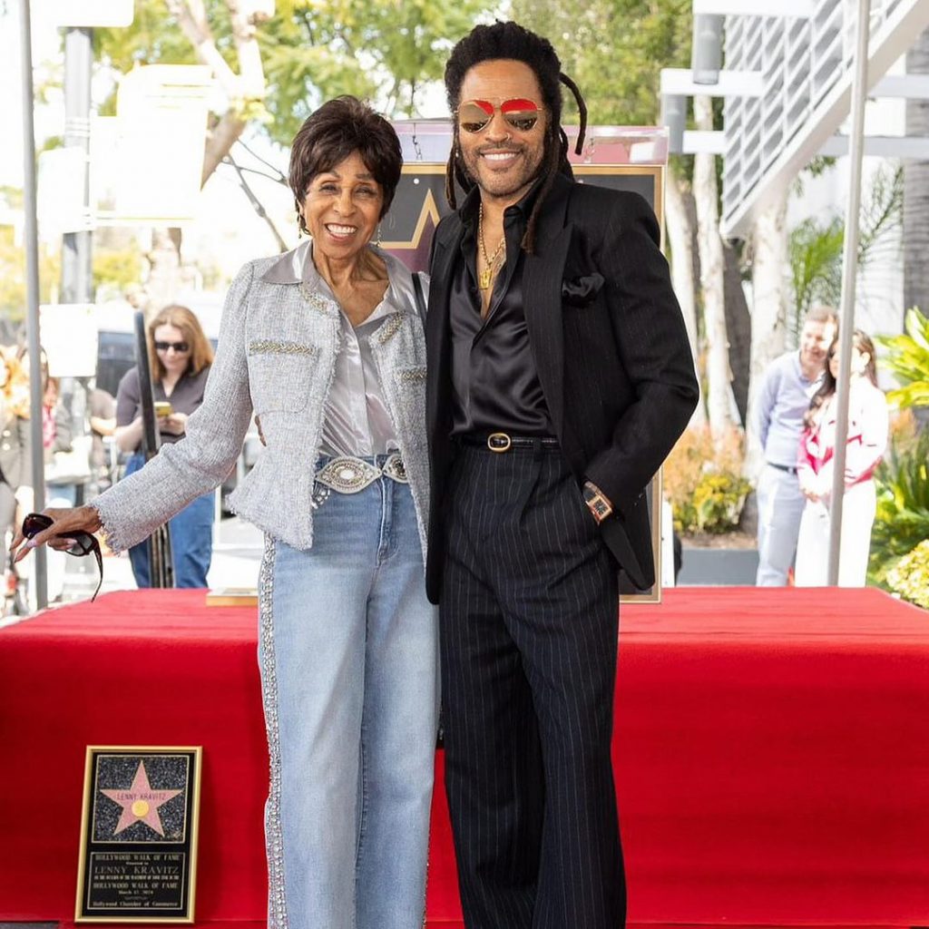 Lenny Kravitz a primit o stea pe Hollywood Walk of Fame