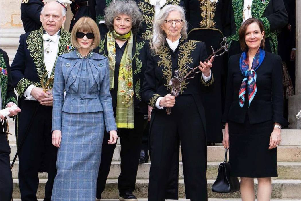 Anna Wintour o introduce pe Annie Leibovitz la Academia de Arte Frumoase