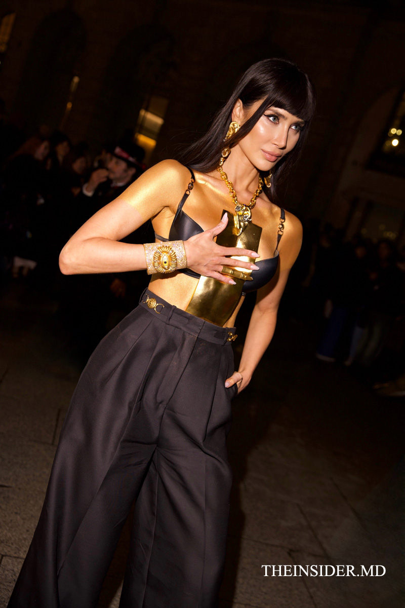 Streetstyle: Leonie Hanne și alți invitați ai spectacolului Schiaparelli prin lentila Irinei Nesterenko