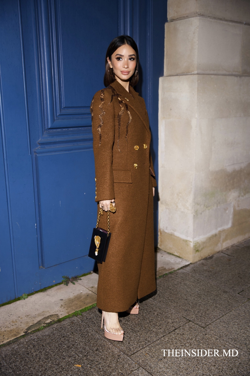 Streetstyle: Leonie Hanne și alți invitați ai spectacolului Schiaparelli prin lentila Irinei Nesterenko