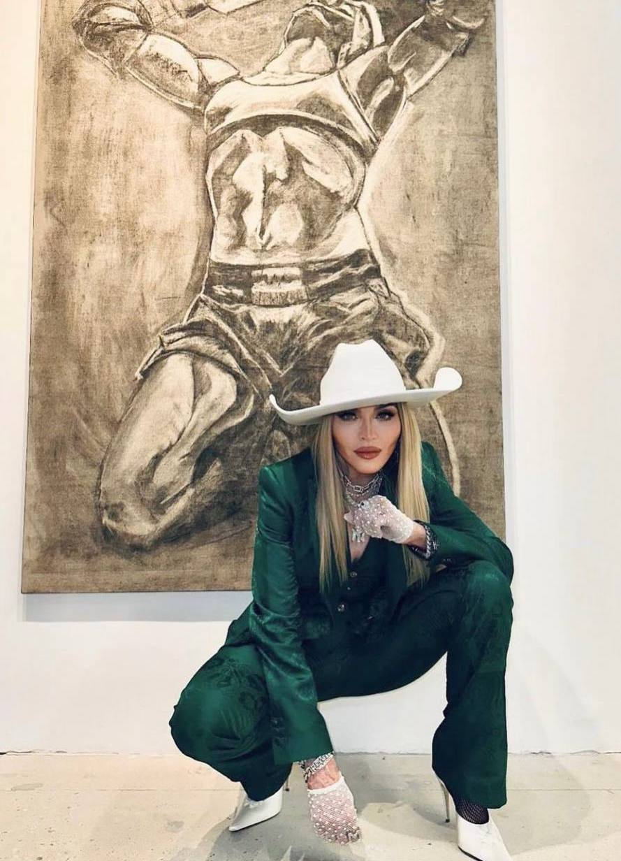 «Mă mândresc»: Madonna a vizitat expoziția de artă a fiului ei