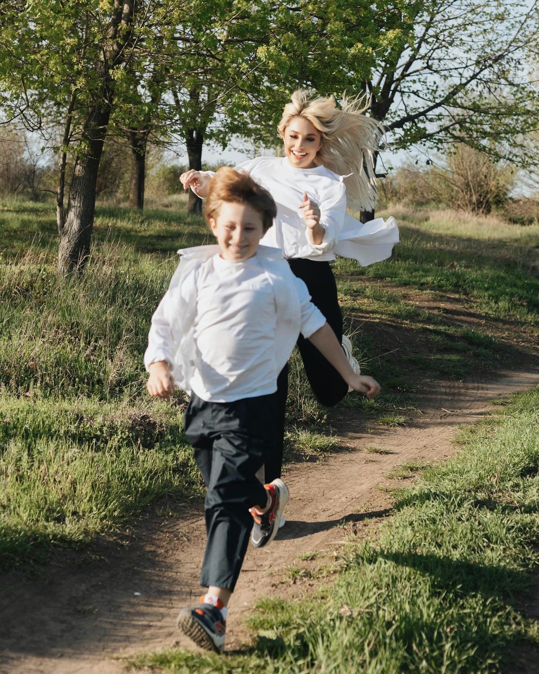 «Odată mamă, pentru totdeauna mamă»: Natalya Gordienko a arătat fotografiile însorite cu fiul ei