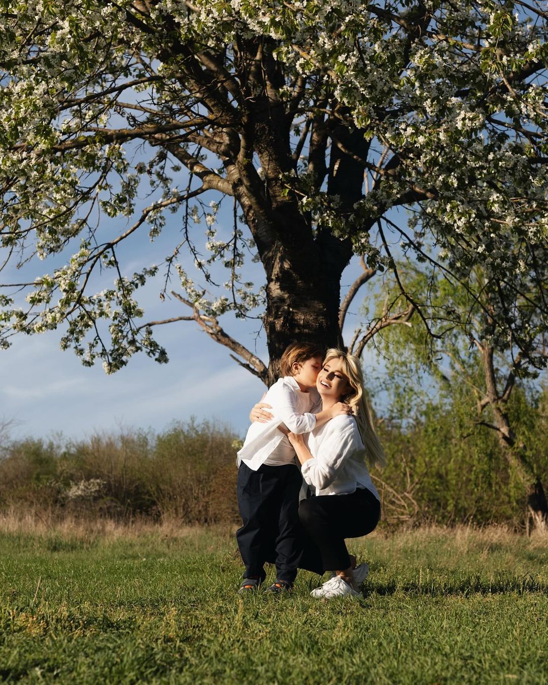 «Odată mamă, pentru totdeauna mamă»: Natalya Gordienko a arătat fotografiile însorite cu fiul ei