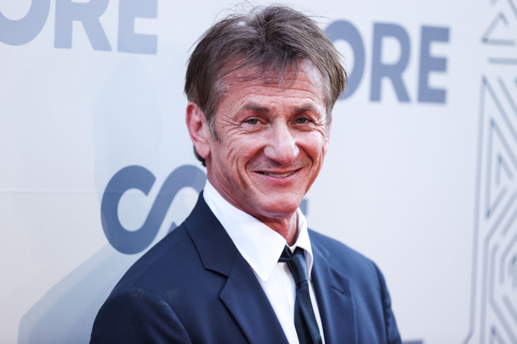 S-a observat: Sean Penn a început o aventură cu o tânără actriță moldovenească