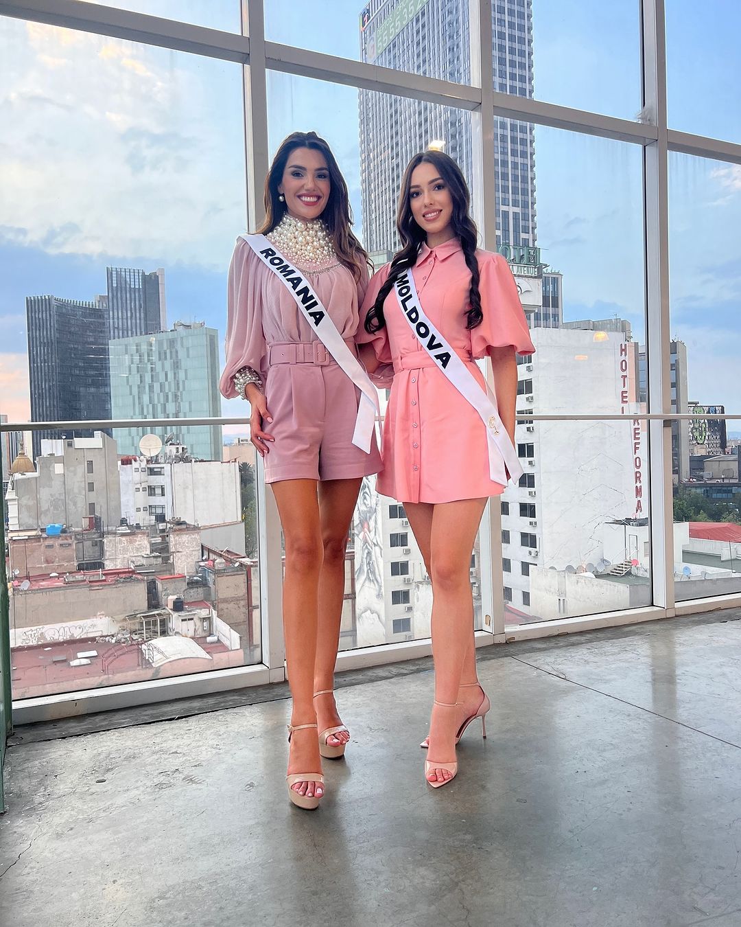 «Miss Universe Moldova» Djulieta Calalb a arătat primele fotografii de la concursul din Mexico City