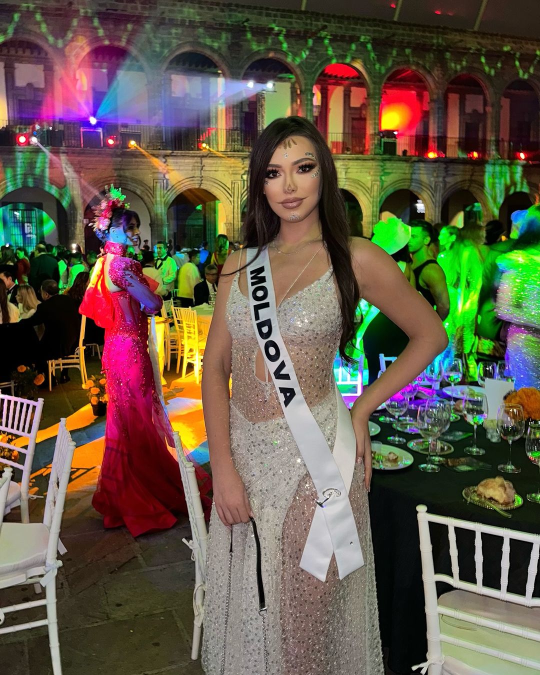 «Miss Universe Moldova» Djulieta Calalb a arătat primele fotografii de la concursul din Mexico City