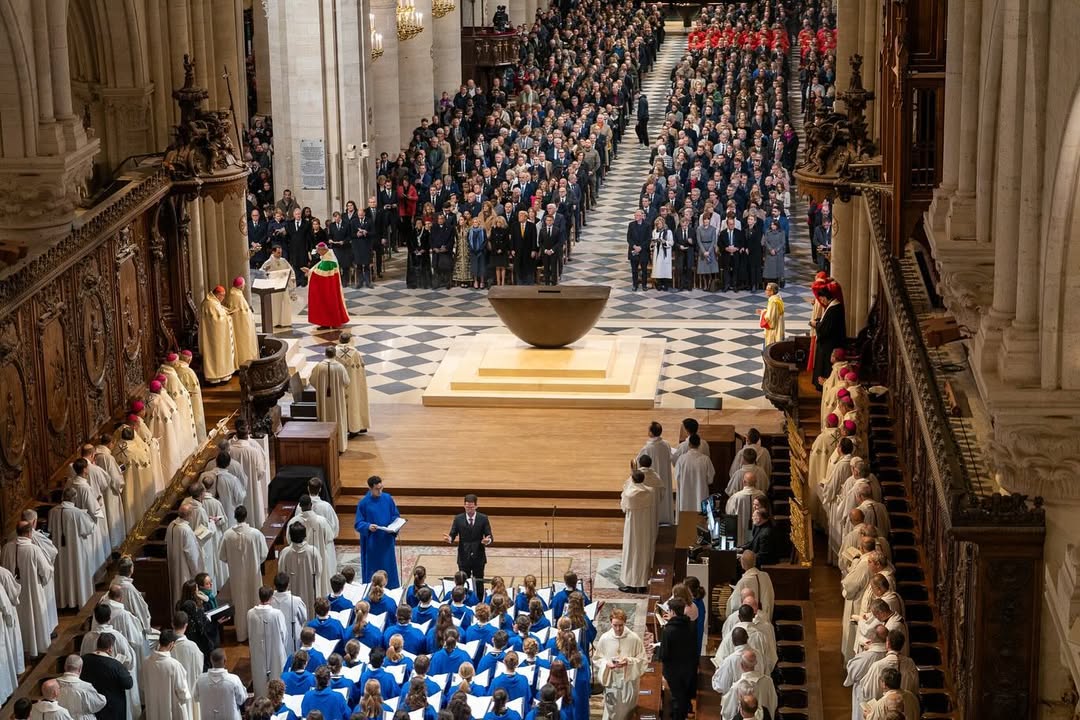 Vedete de la Hollywood, lideri mondiali și politicieni la ceremonia de deschidere a Notre Dame