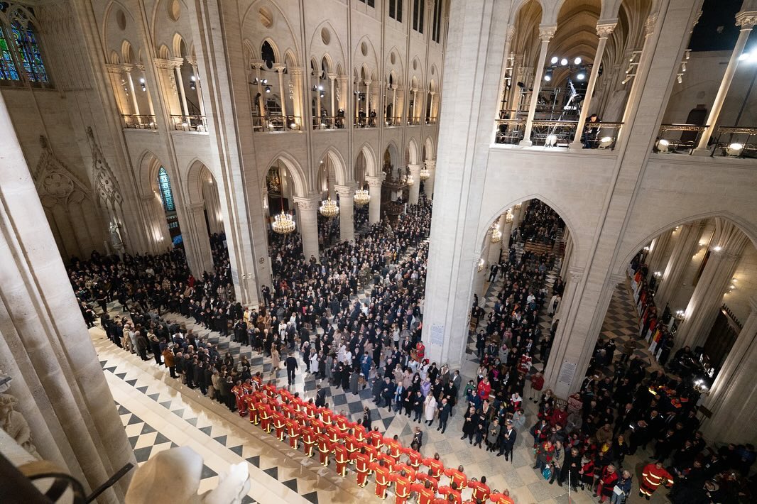 Vedete de la Hollywood, lideri mondiali și politicieni la ceremonia de deschidere a Notre Dame