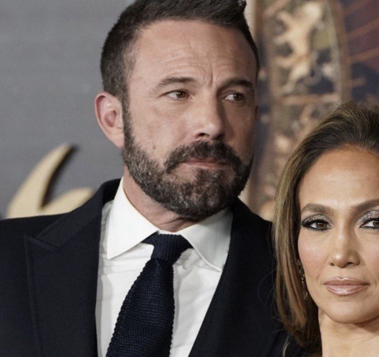 Jennifer Lopez și Ben Affleck sunt oficial divorțați