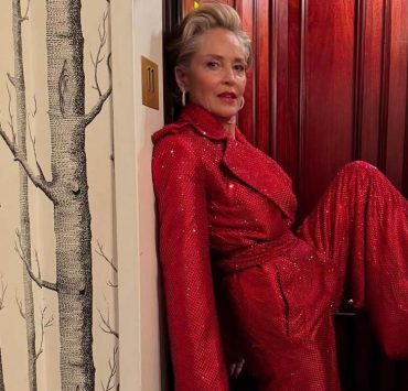 Total red: Sharon Stone a participat la un eveniment caritabil la New York