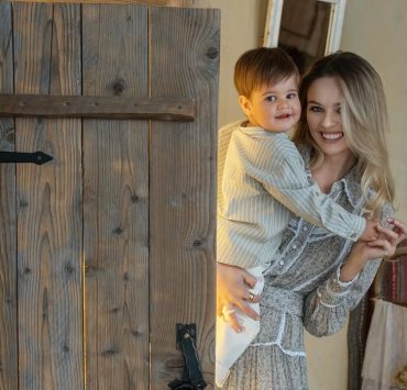 Именной торт и яркий кенди-бар: как Анастасия Фотаки отметила 2-летие сына