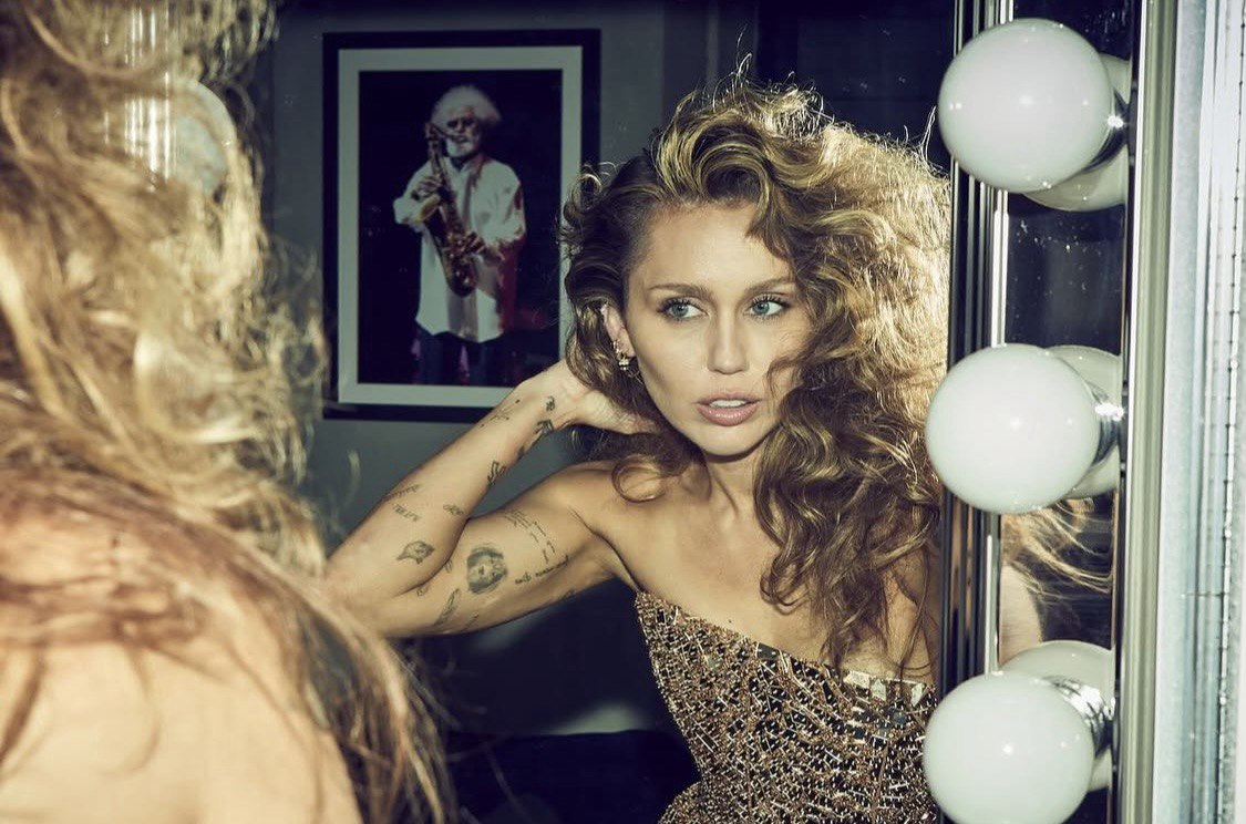 Mii de dolari: Miley Cyrus a povestit despre consumul nebun pe droguri