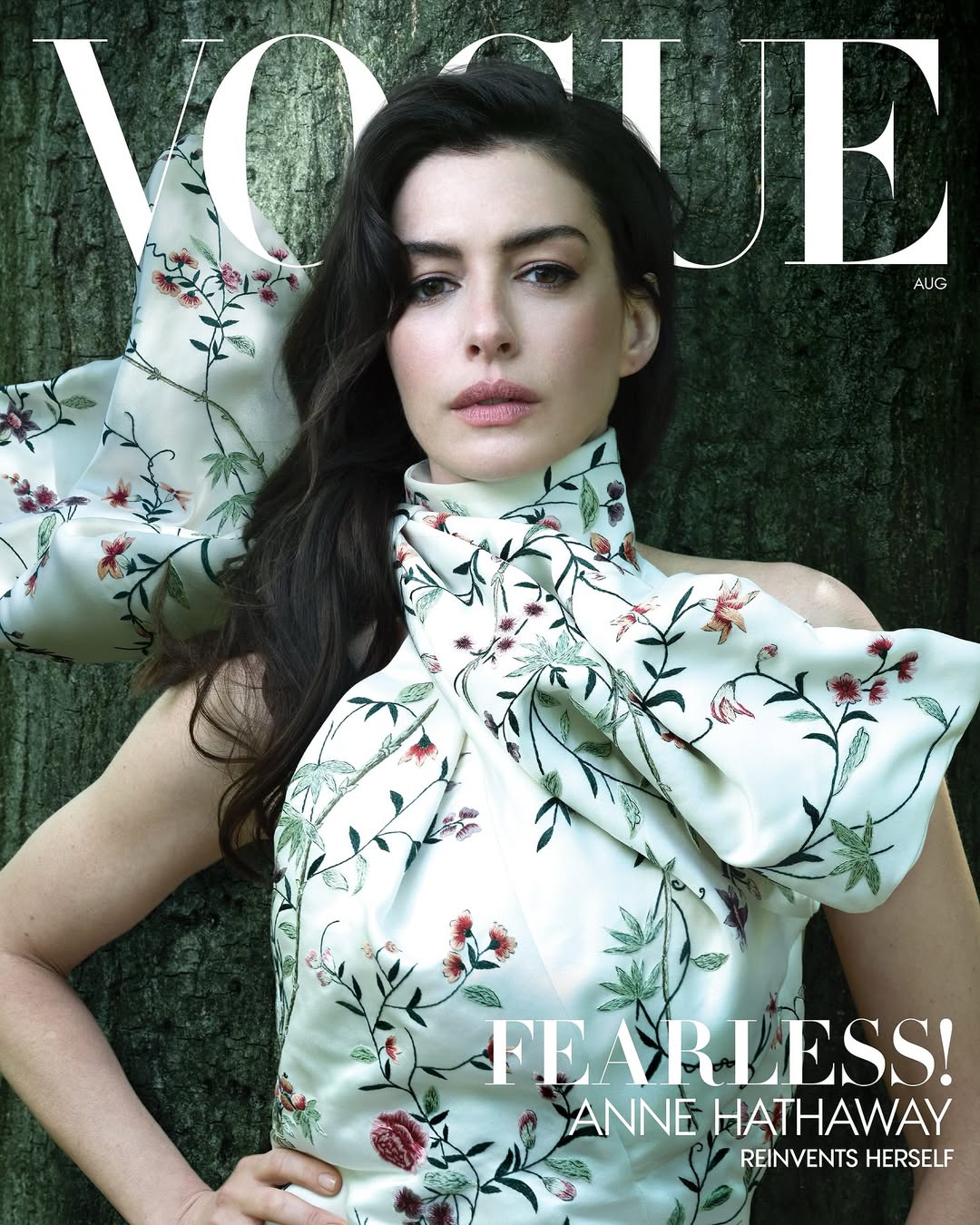Энн Хэтэуэй снялась для Vogue и рассказала о самой тяжелой роли в своей жизни