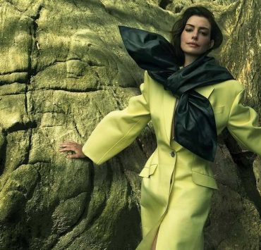 Энн Хэтэуэй снялась для Vogue и рассказала о самой тяжелой роли в своей жизни