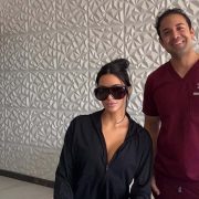 Памела Андерсон представила лимитированную коллекцию маринованных огурцов